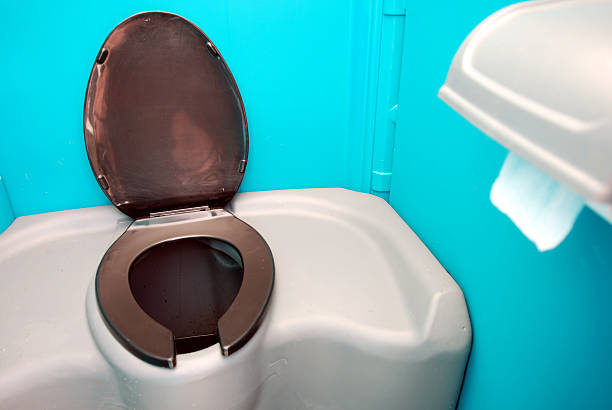 Best Luxury portable toilet rental  in Coralville, IA